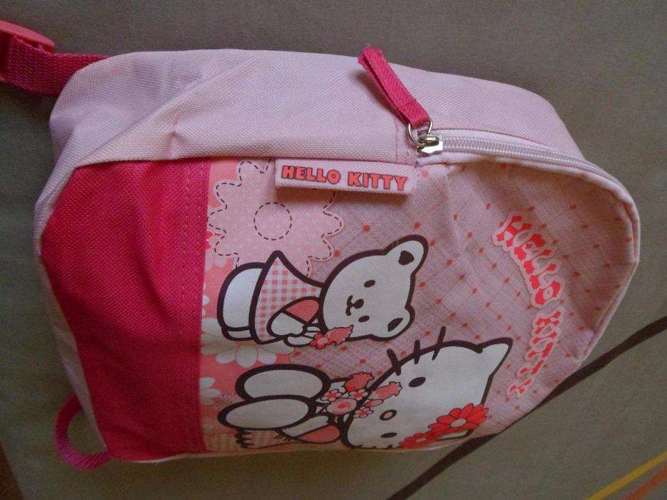 Mochila Hello Kitty + Garrafa Tupperware