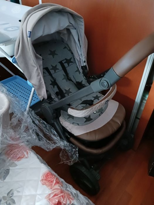 Carrinho de bebé chicco  3 em 1 e oferta isofix