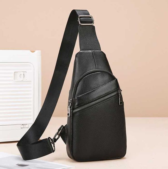 Кожаная мужская бананка на грудь сумка для мужчин из кожи черная слинг