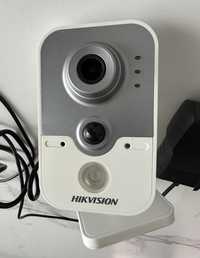 Відеокамера Hikvision (відеонагляд)