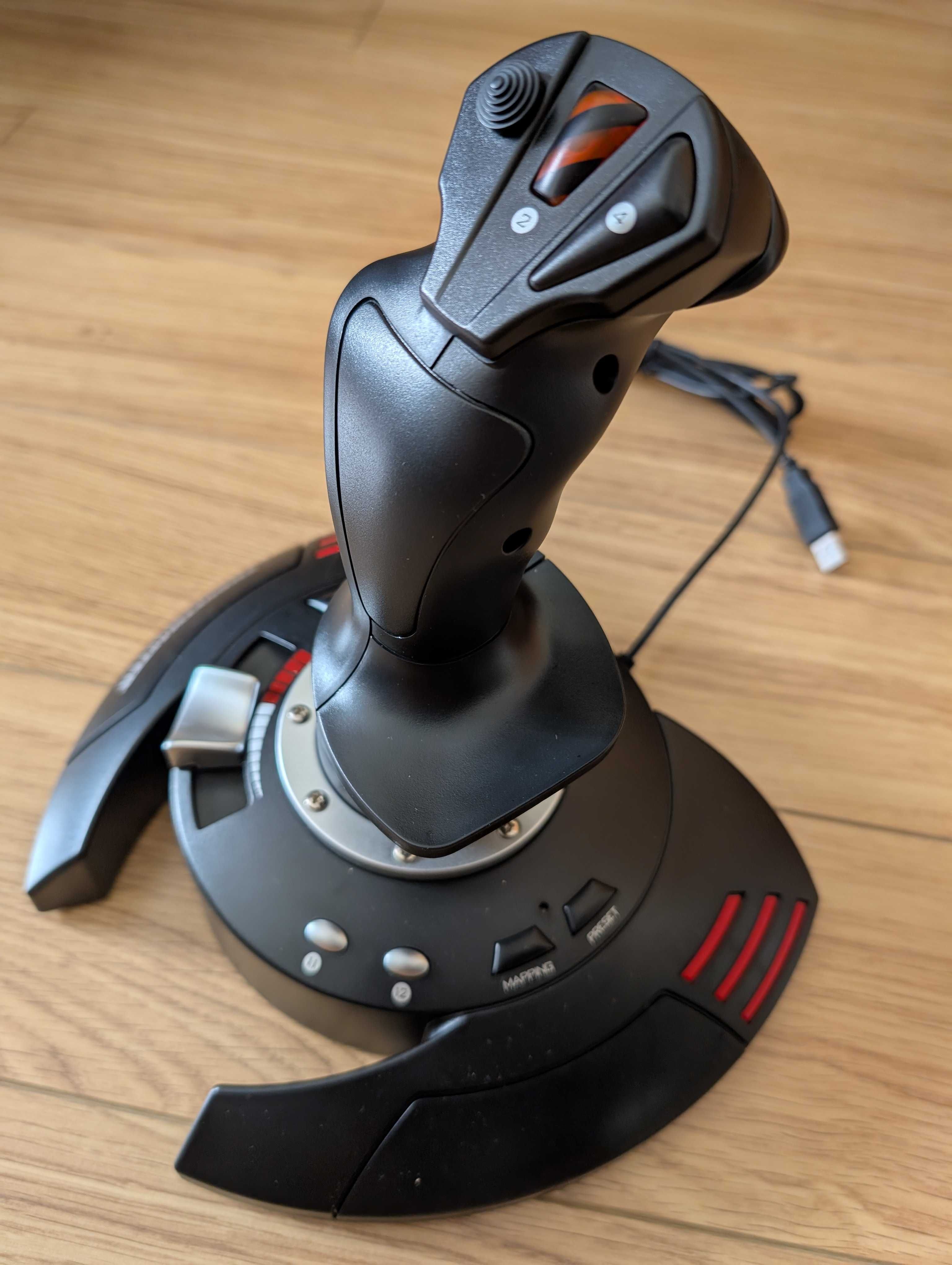Thrustmaster Joystick T-Flight Stick X PC & Playstation (usado 1 vez)