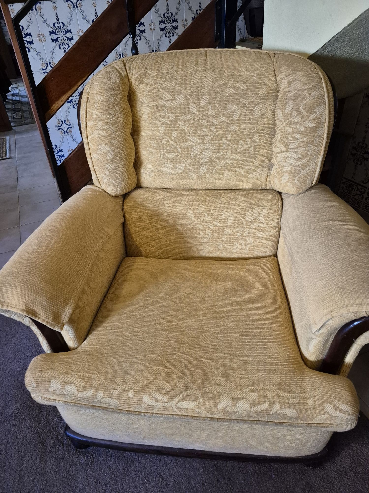 Conjunto de sofá cama 3 lugares e 2 poltronas em Alfeizerão