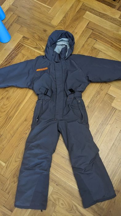 Продам лыжный детский комбинезон 130