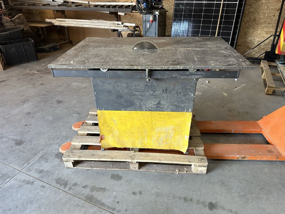 Piła kapówka kapowarka do drewna maszyna stolarska