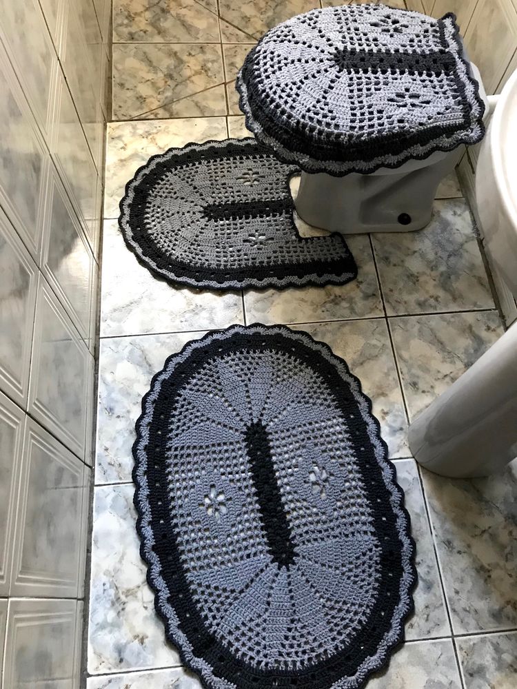 Tapetes e peças em crochê