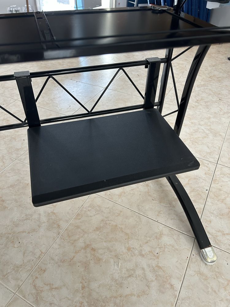 Mesa de secretaria em vidro