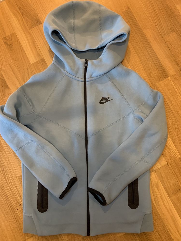 Nike tech fleece 147-158