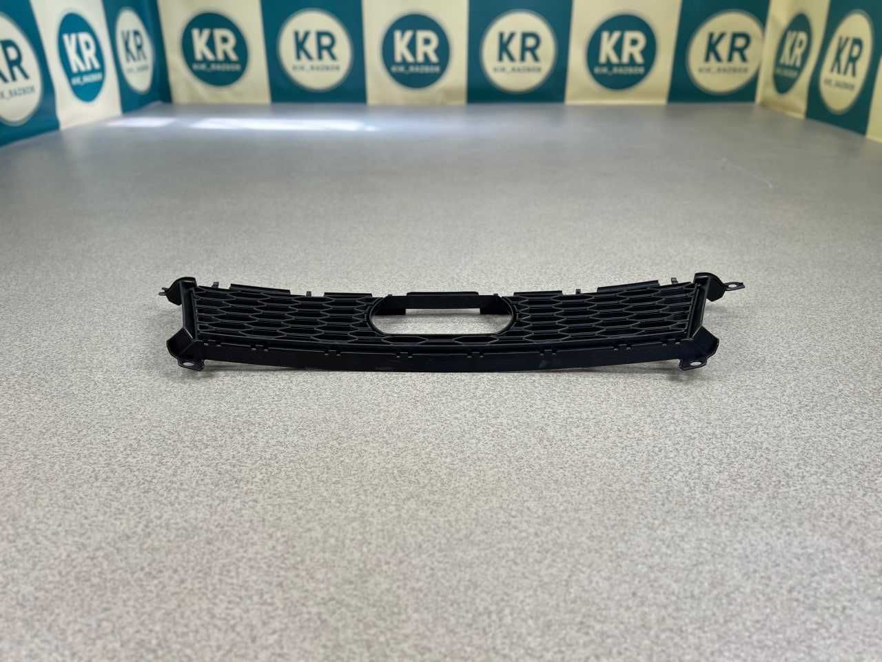 Решітка бампера центральна радар BMW 3 (G20/G21) M-pak 51118069368