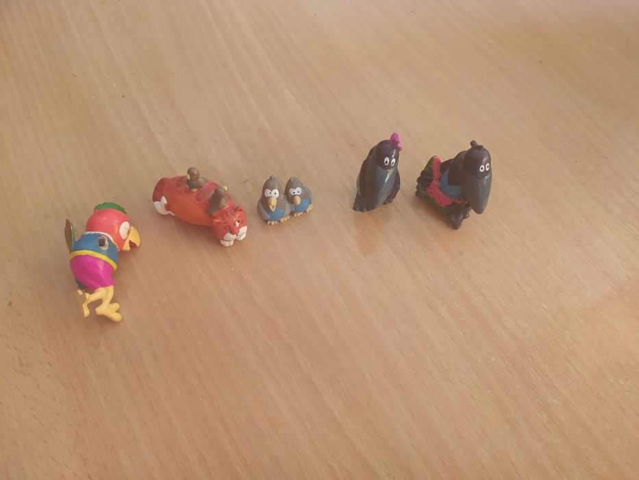 Игрушки из киндер сюрпризов