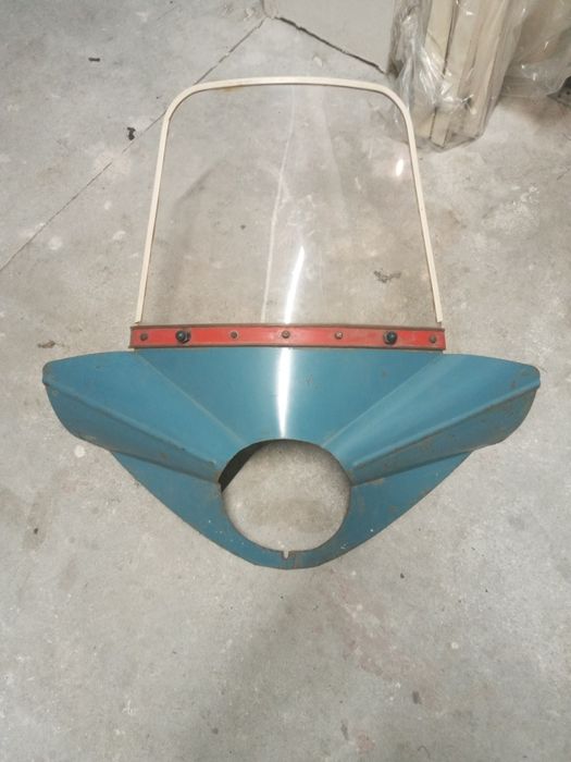 Вітрове скло..Вітровик мото.обтекалель .мт.мінск.планета.