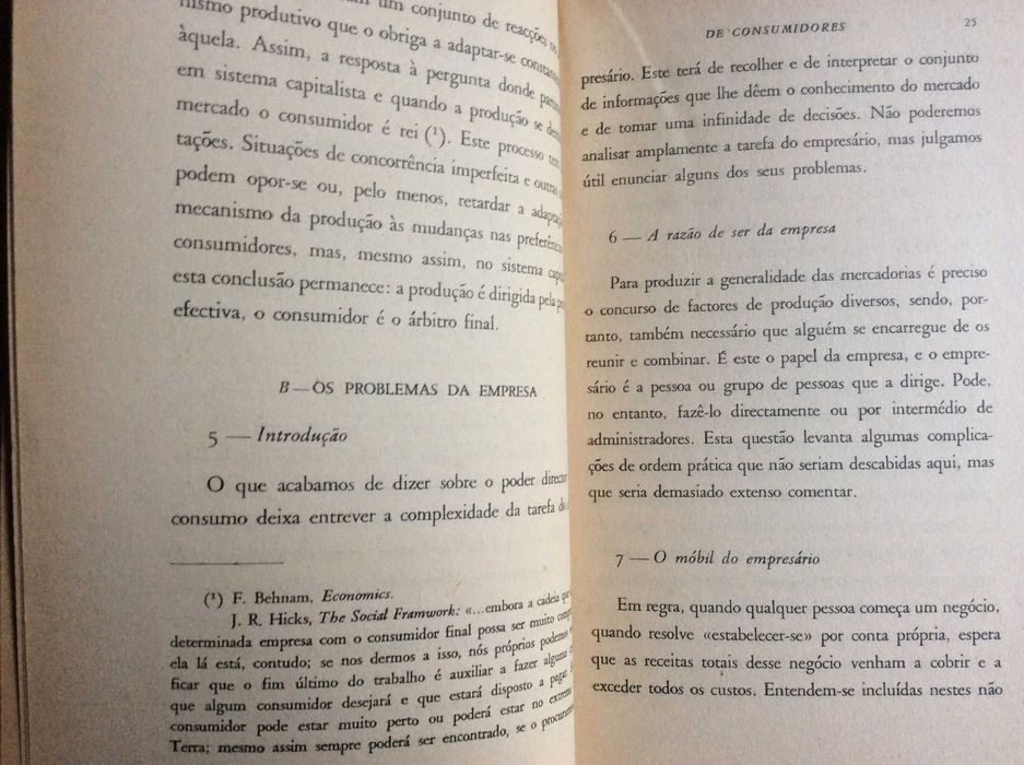As sociedades cooperativas de consumidores : possibilidades e limitaç.