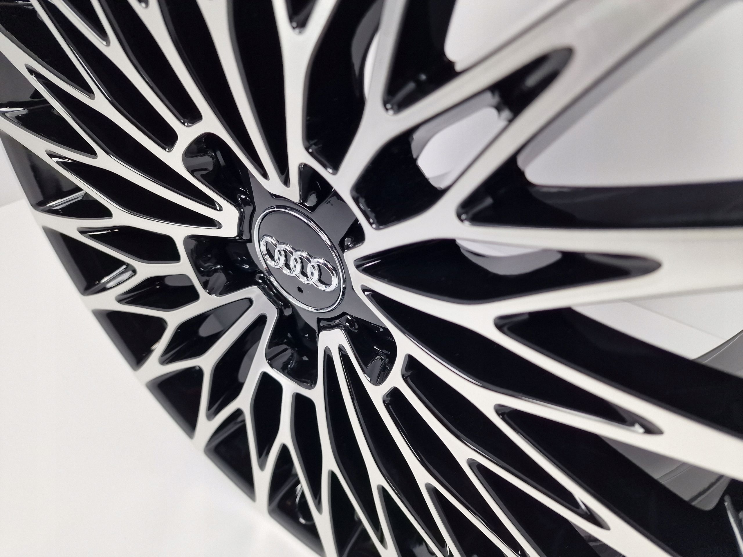 Oryginalne Felgi Audi 18" S3 A3 A4 A6 A8 TT