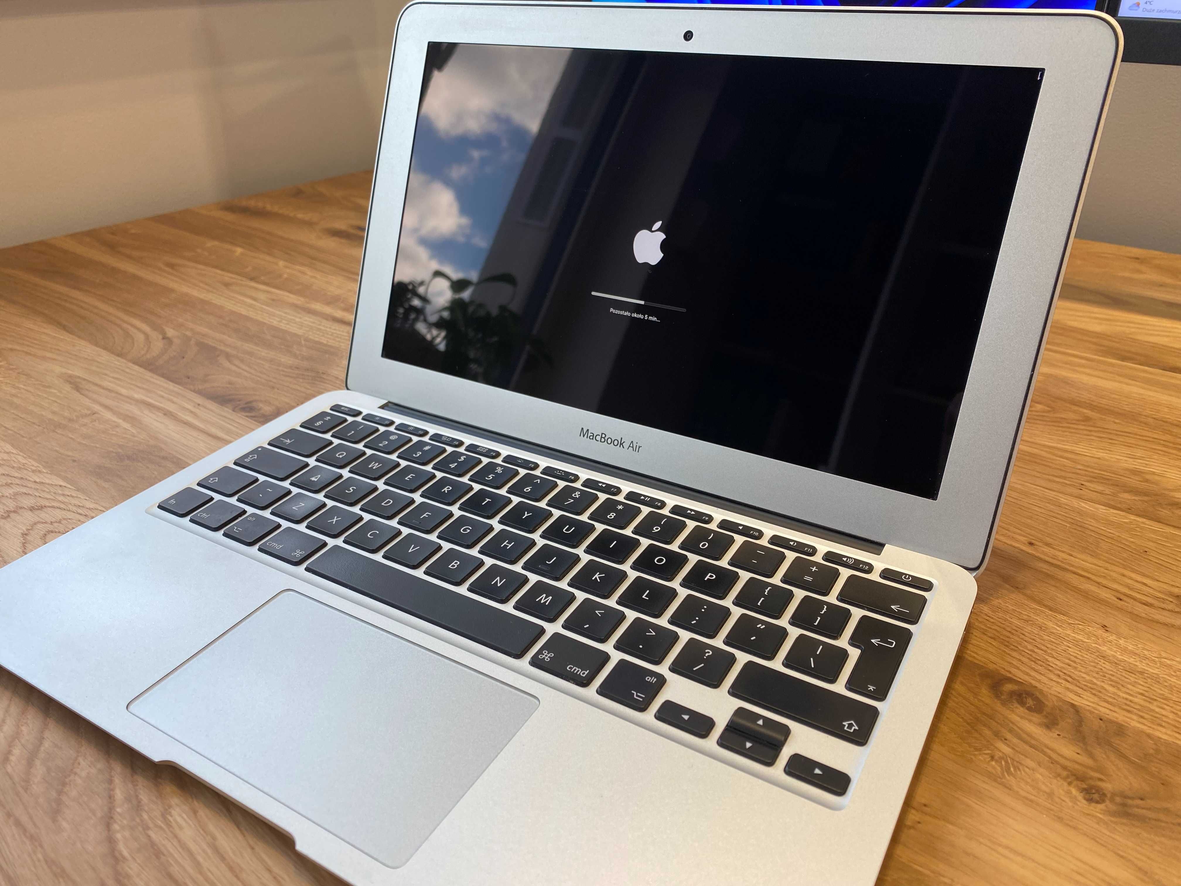 Prawie jak nowy - MacBook Air 11" Intel 1,6Ghz 8GB/128GB