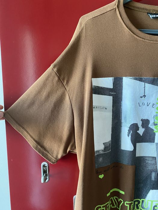 Tshirt castanha larga shein