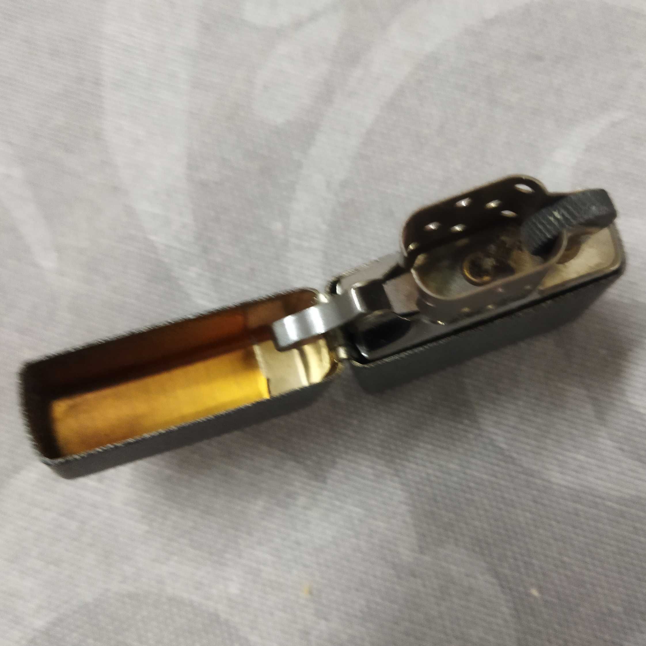 Vendo isqueiro marca zíper