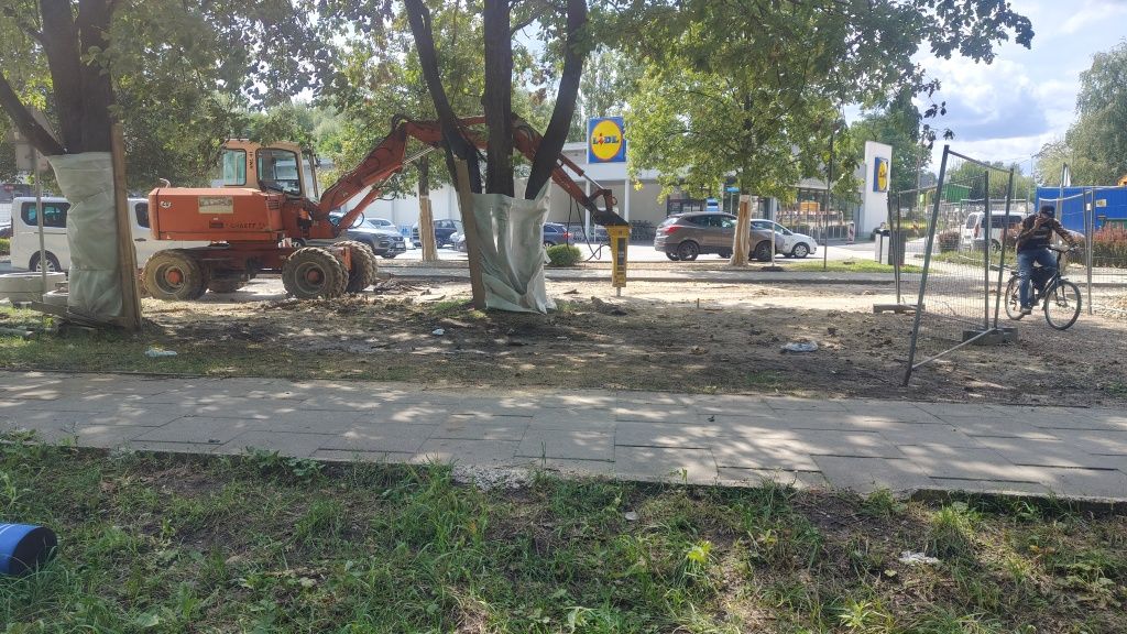 Koparka, koparko-ładowarka, dziobak, transport materiałów sypkich