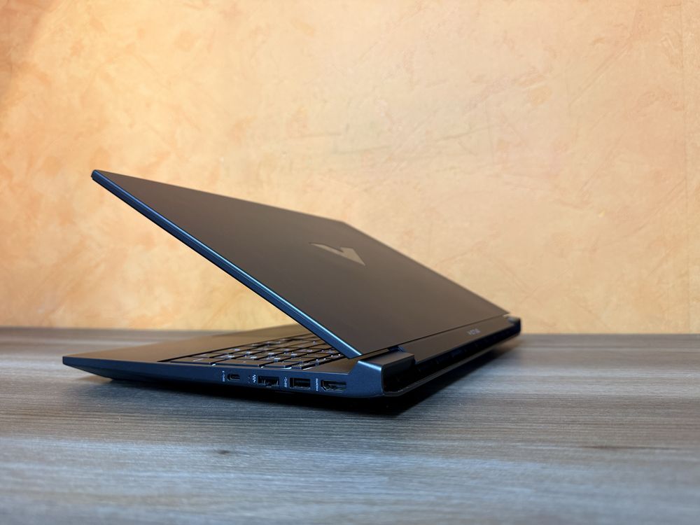 Свіжий ігровий ноутбук HP Victus(R5-7535HS/16DDR5/512/RX6550M/144HZ)