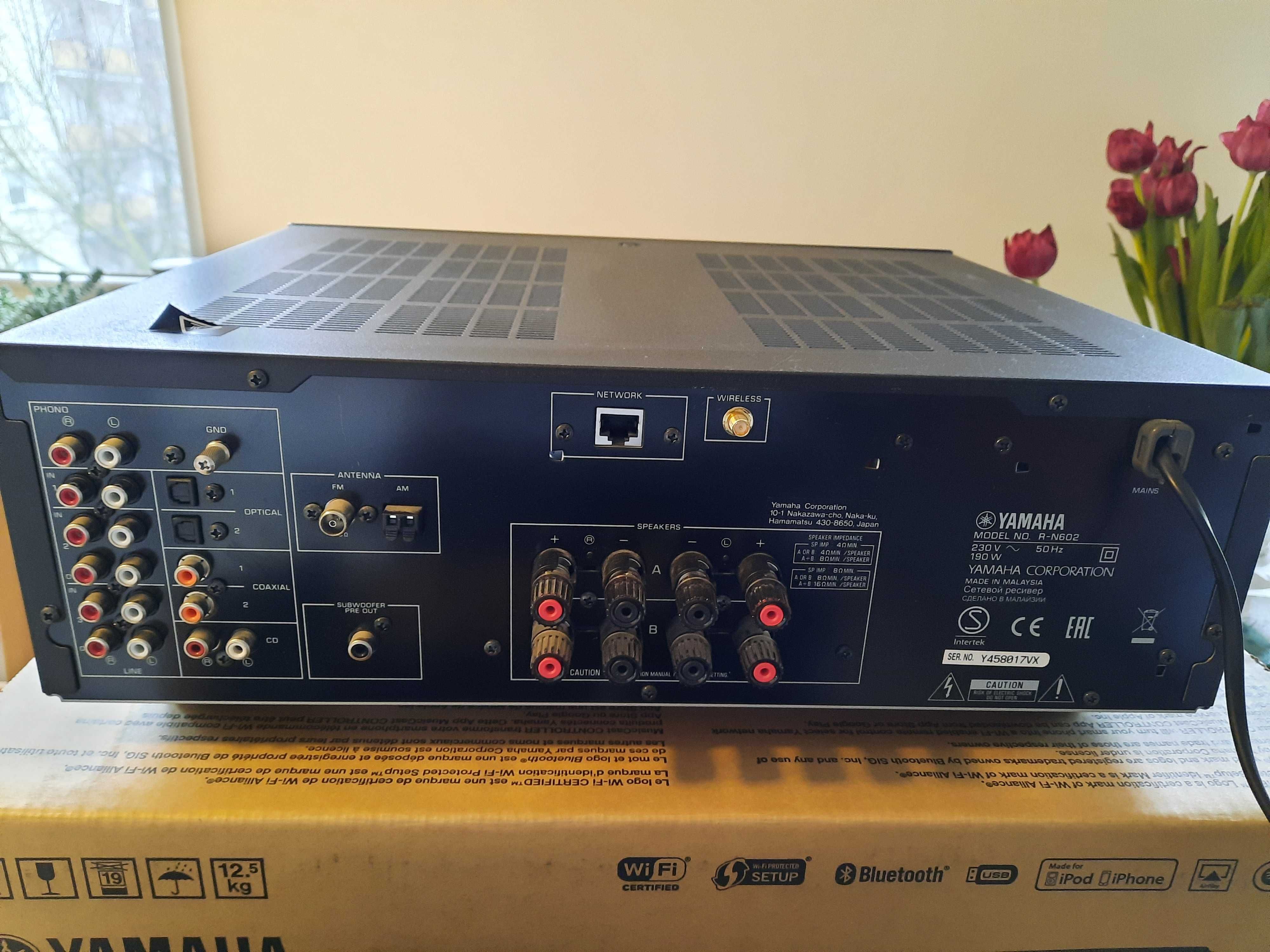 Amplituner Yamaha R-N602 Musiccast