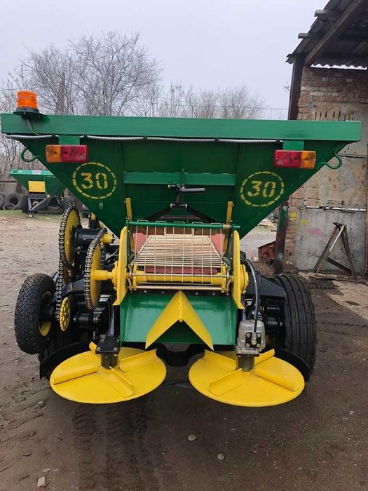 Розкидач мінеральних добрив РУМ-4 (МВУ-4). Від Заводу Виробника!