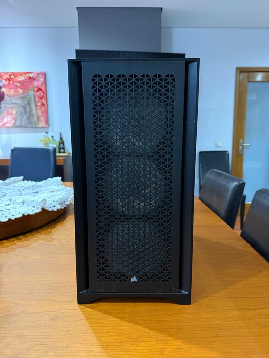 Caixa ATX Corsair 5000D com Motherboard MSI B350