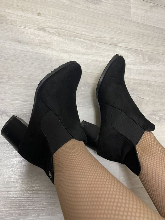 Чоботи ботинги сапоги сапожки замша 37 розмір на каблуку