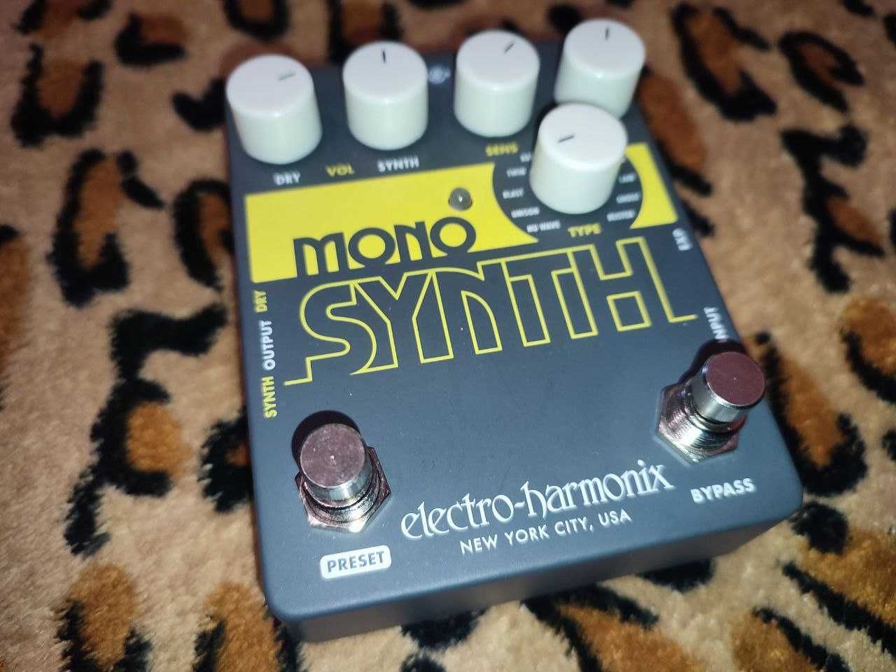 педаль для гітари і баса Electro Harmonix Mono Synth (USA)