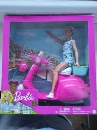 Lalka Barbie że skuterem