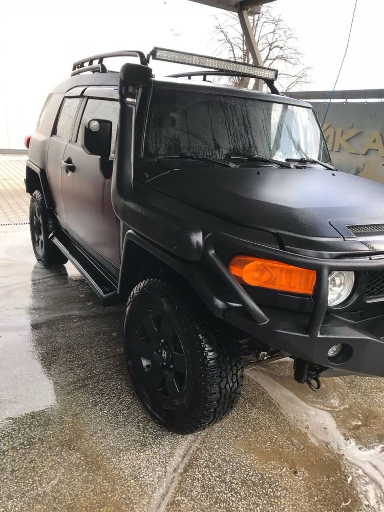 Продам Toyota FJ Cruiser