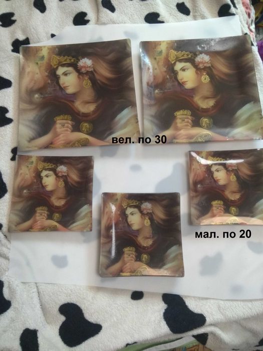 Тарілки квадратні скляні