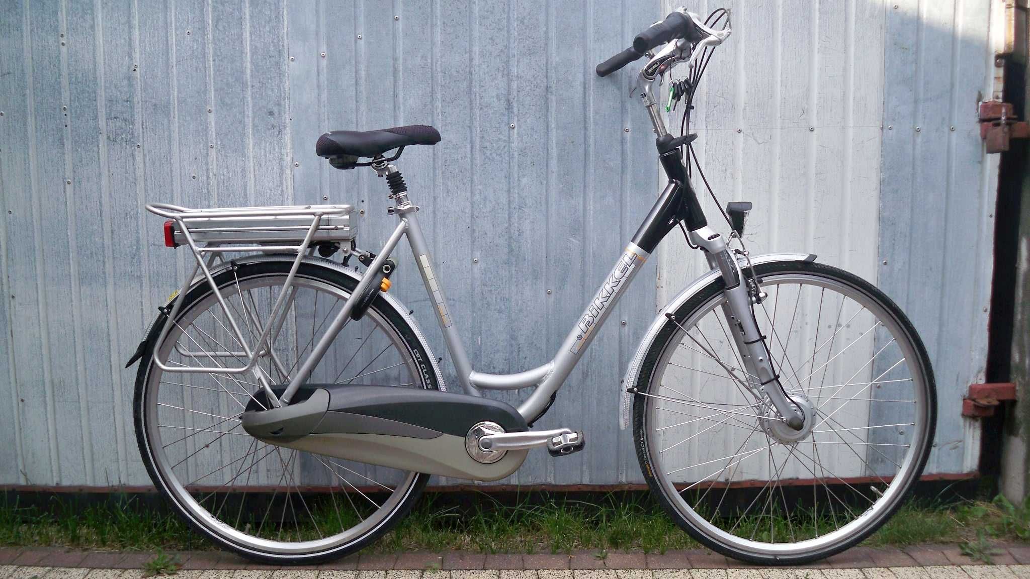 Elektryczny rower BIKKEL rama 54 cm. ALUMINIOWA Nexus 8 koła 28
