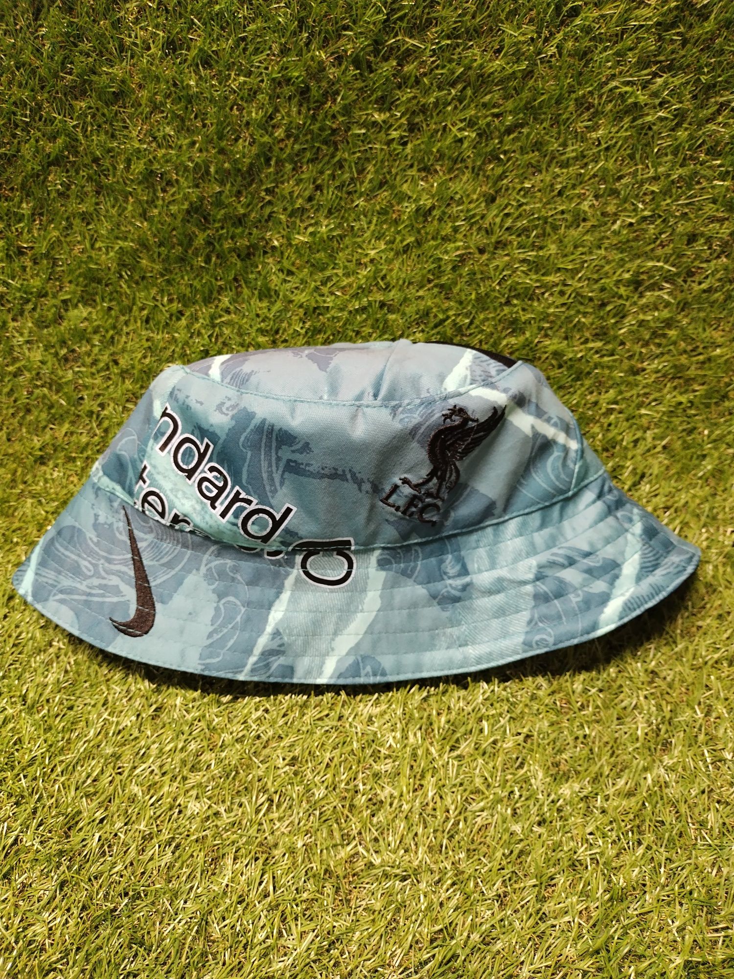 Czapka buckethats FC Liverpool