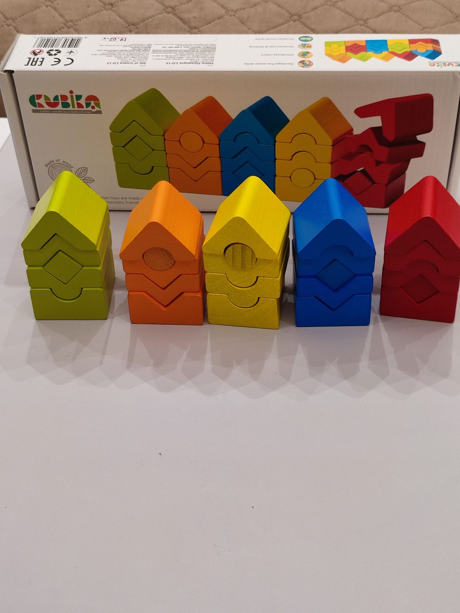 Пірамідка Cubika дерев'яні будиночки 5 кольорів