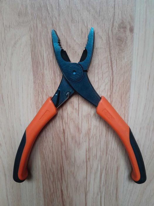 Szczypce uniwersalne kombinerki BAHCO 2628G-180 nowe nieużywane