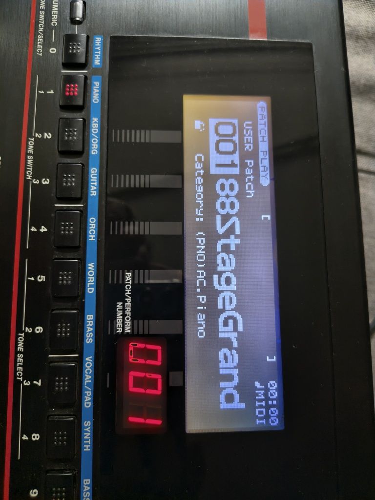 Roland Juno Stage syntezator