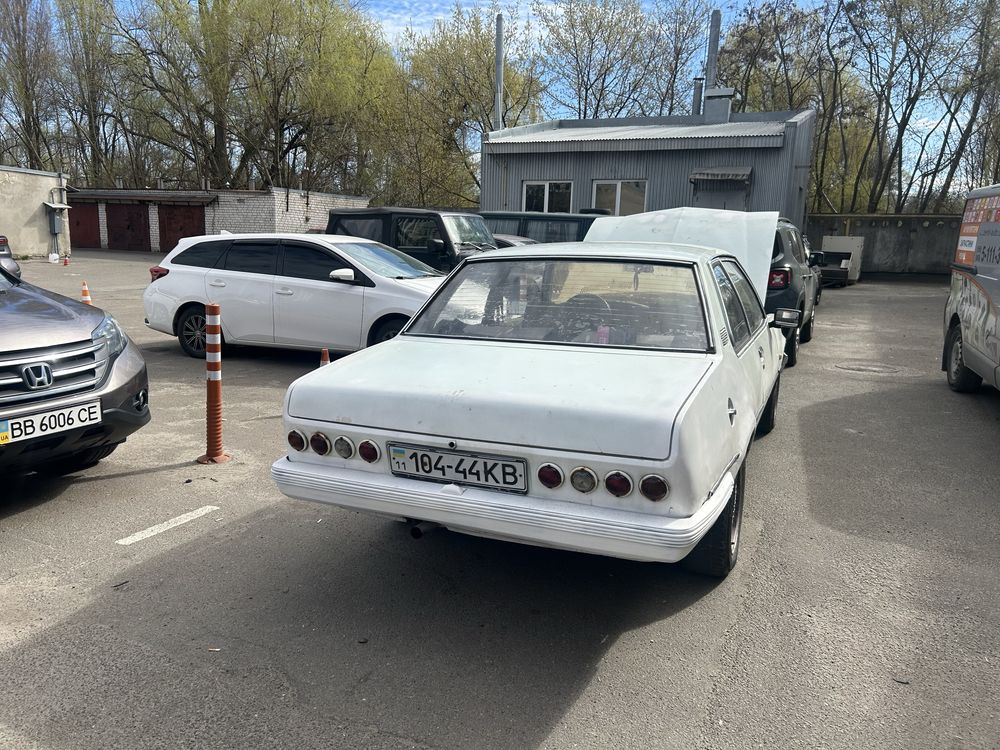 Opel Rekord 1977