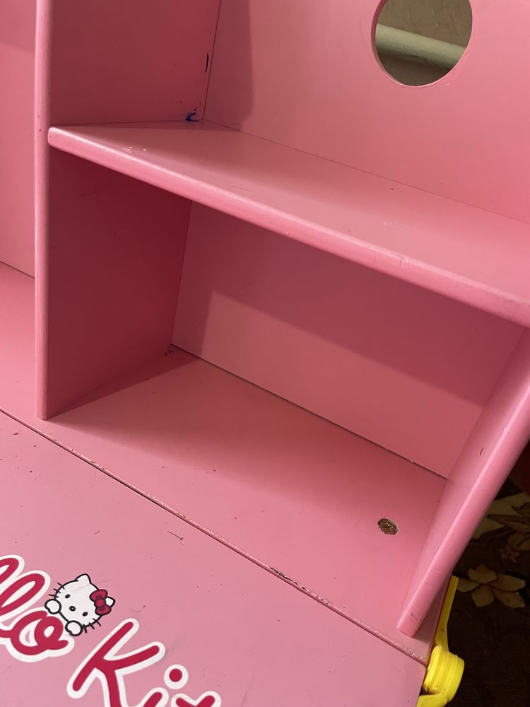Дитячий стіл Hello Kitty