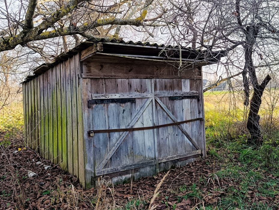 Продається будинок у сільській місцевості.