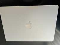 Макбук Apple MacBook Air 13.6" M2 8 / 256 GB