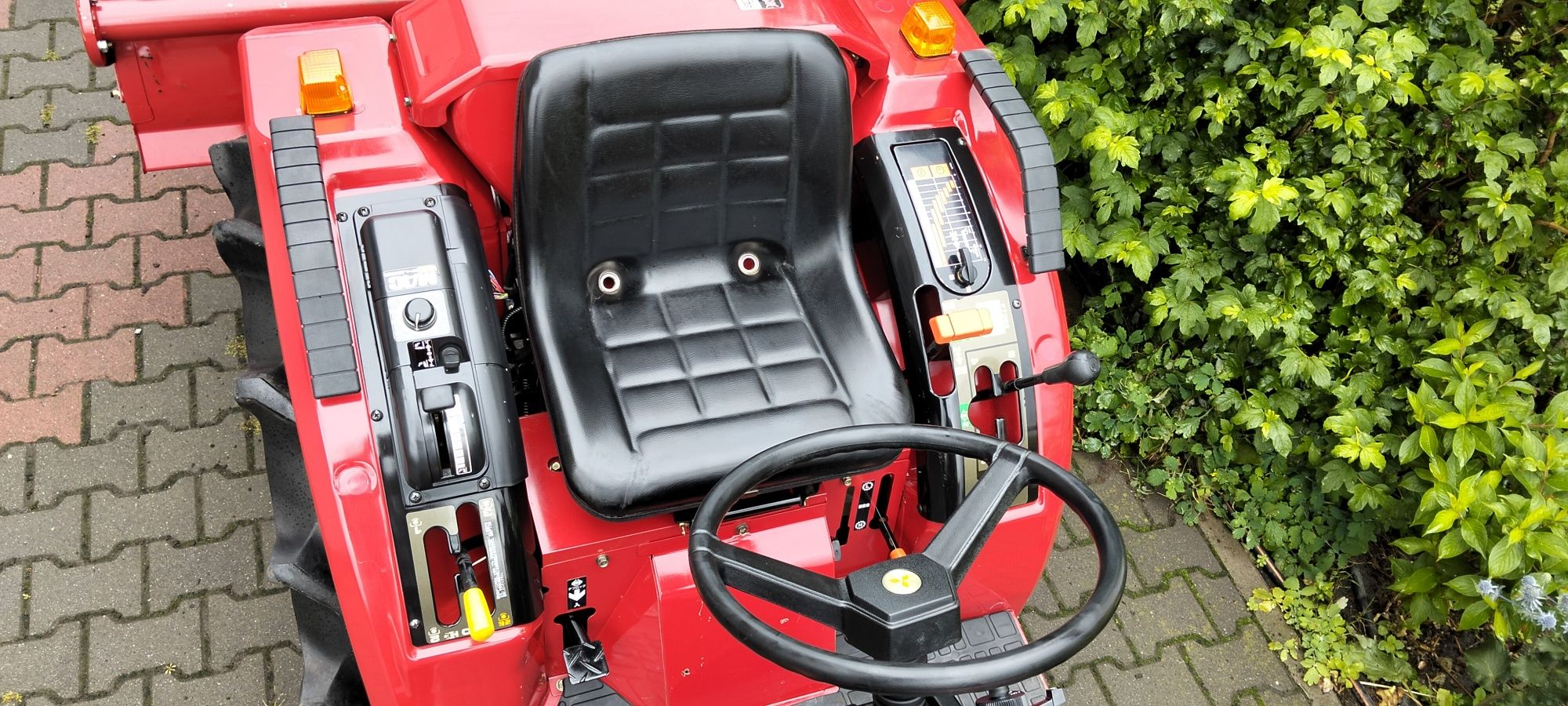 Traktorek 4x4 jak  nowy Mitsubishi 20km ciągnik glebogryzarka Kubota y