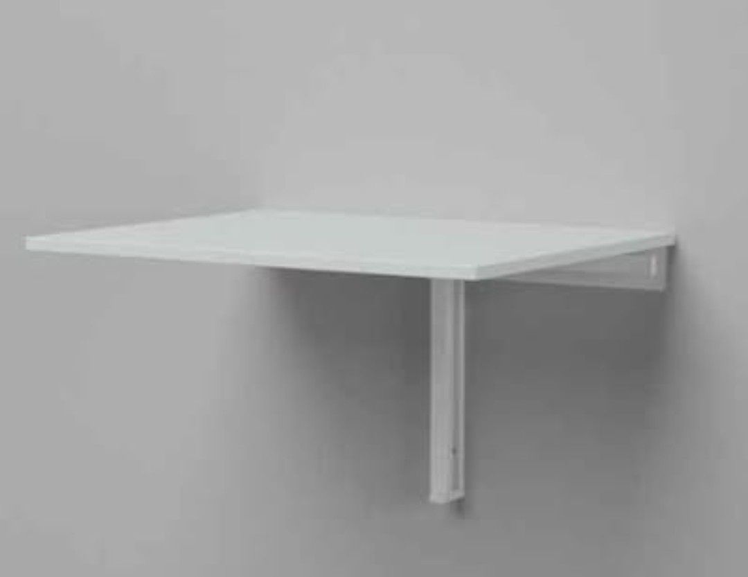 Vendo mesa dobrável branca.