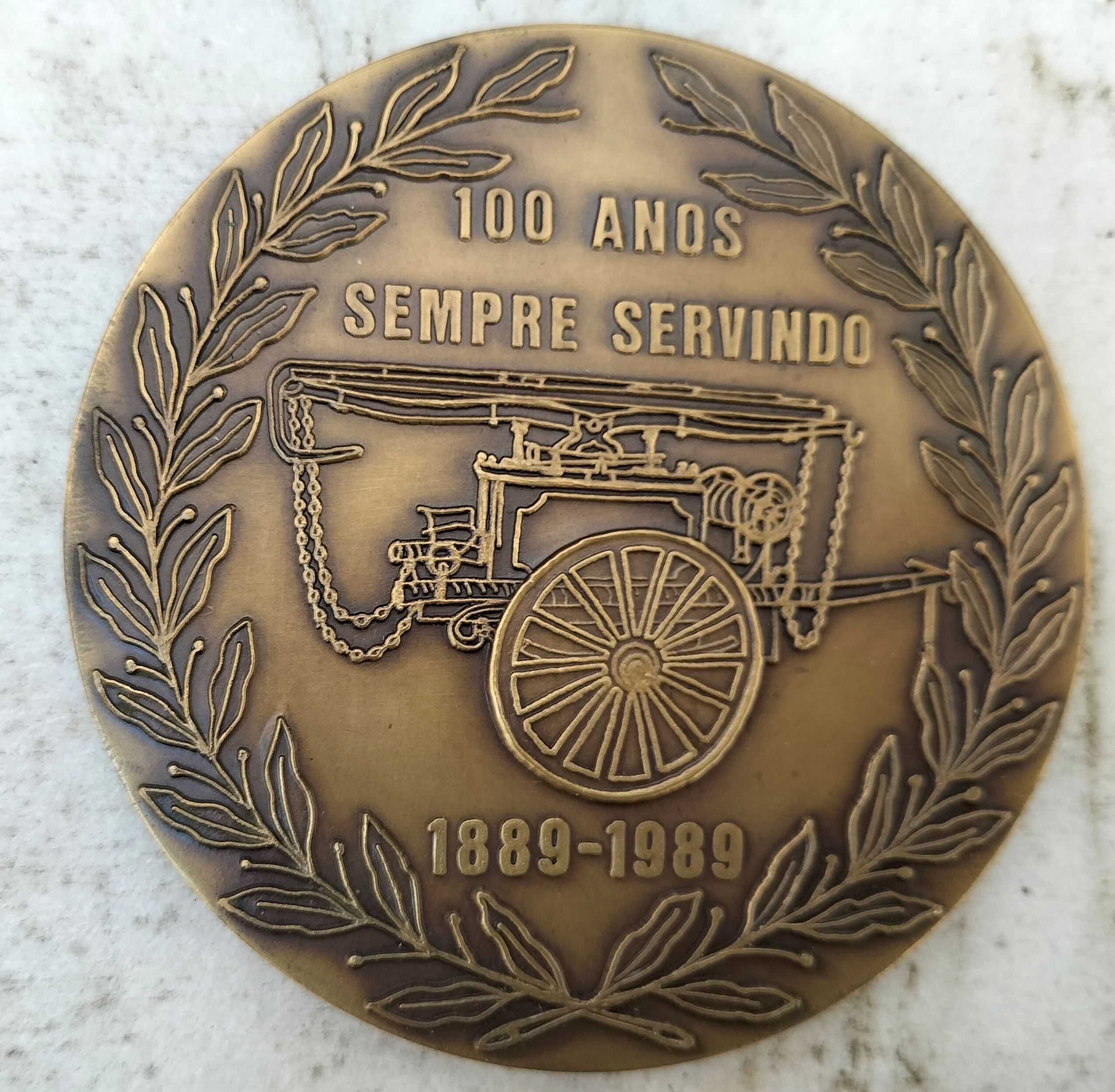 Medalhas alusivas a Associações de Bombeiros.