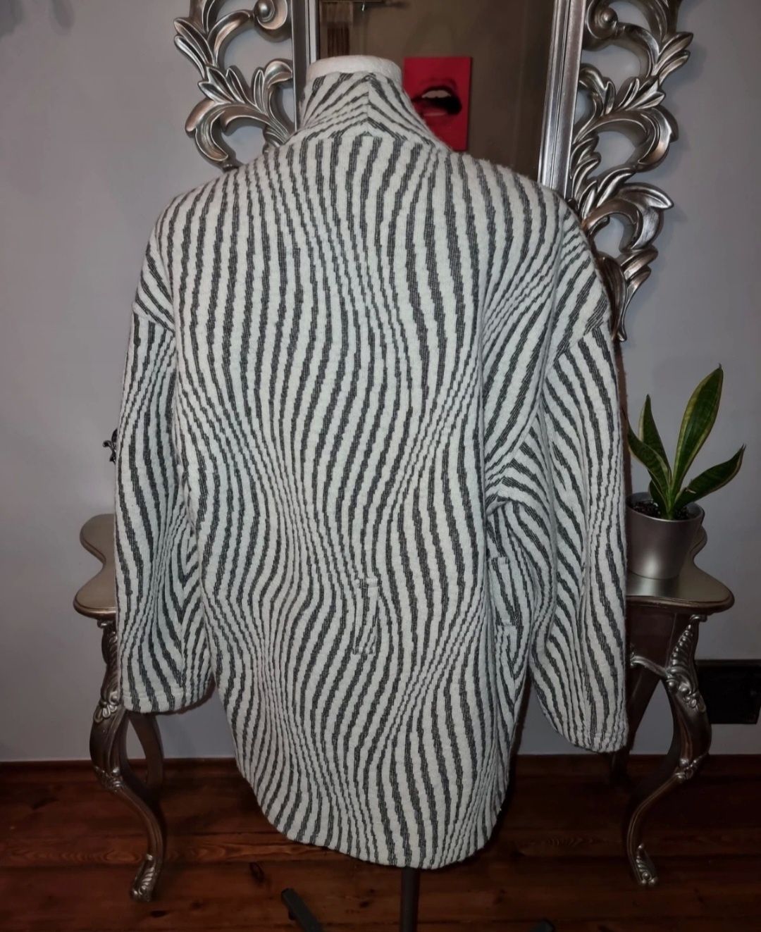 Krótki płaszcz IRO Paris w paski  85% wełna r 36-40 oversize bez paska