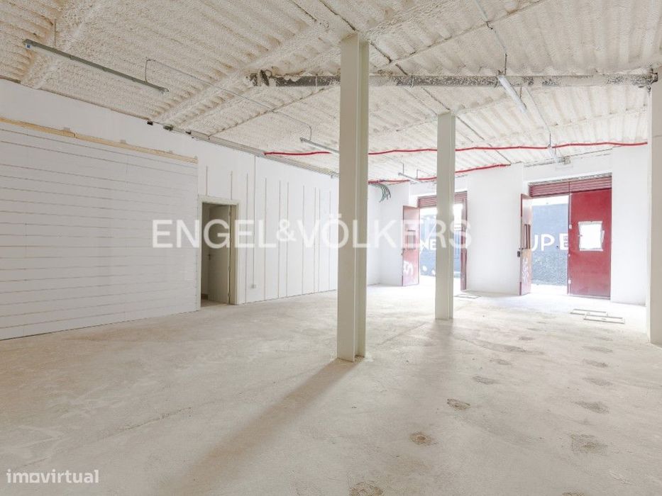 Investimento Imperdível: Espaço Comercial nos Anjos