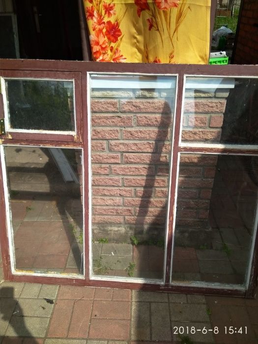 Оптом дешевле.Продам оконные рамы с стеклами