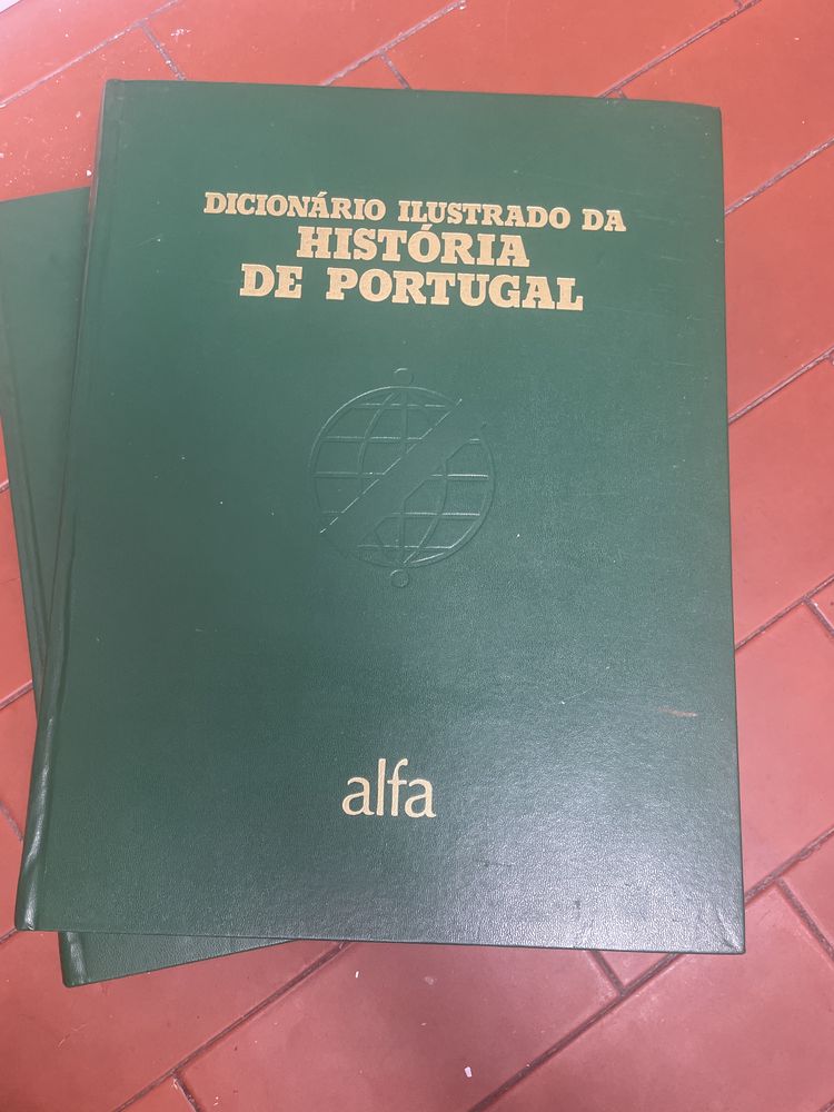 Colecao de “Historia de Portugal” e Dicionario