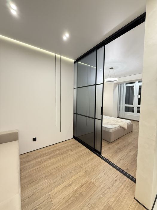 Продаю власну 1,5 кімнатну квартиру на березі озера