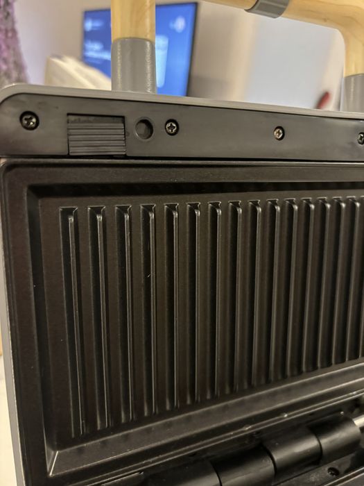 Sandwicheira FLAMA Grill / (800 W - Gris)