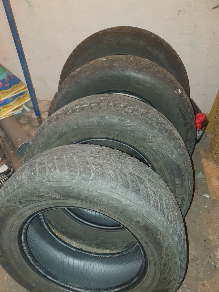 Opony zimowe 215/65 r16 komplet