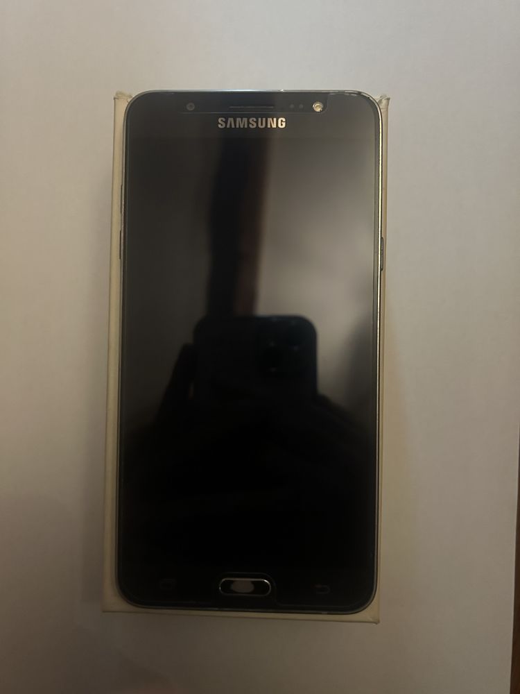 Samsung Galaxy J7