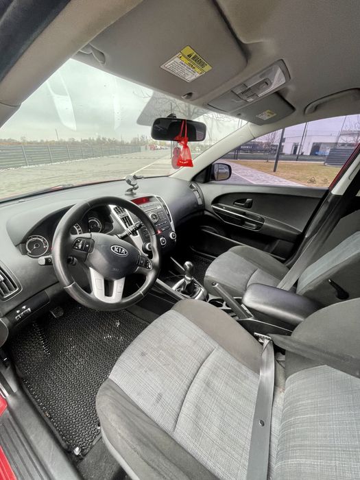 Продам своє авто Кіа сееd 2010